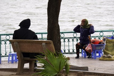 Không khí lạnh tăng cường, Hà Nội chuyển lạnh