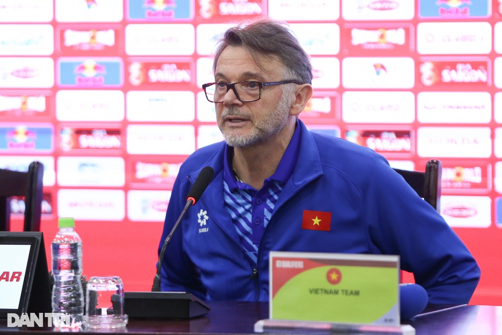 HLV Troussier: Đội tuyển Việt Nam vẫn nắm quyền tự quyết - 3 HLV Troussier: Đội tuyển Việt Nam vẫn nắm quyền tự quyết - 3