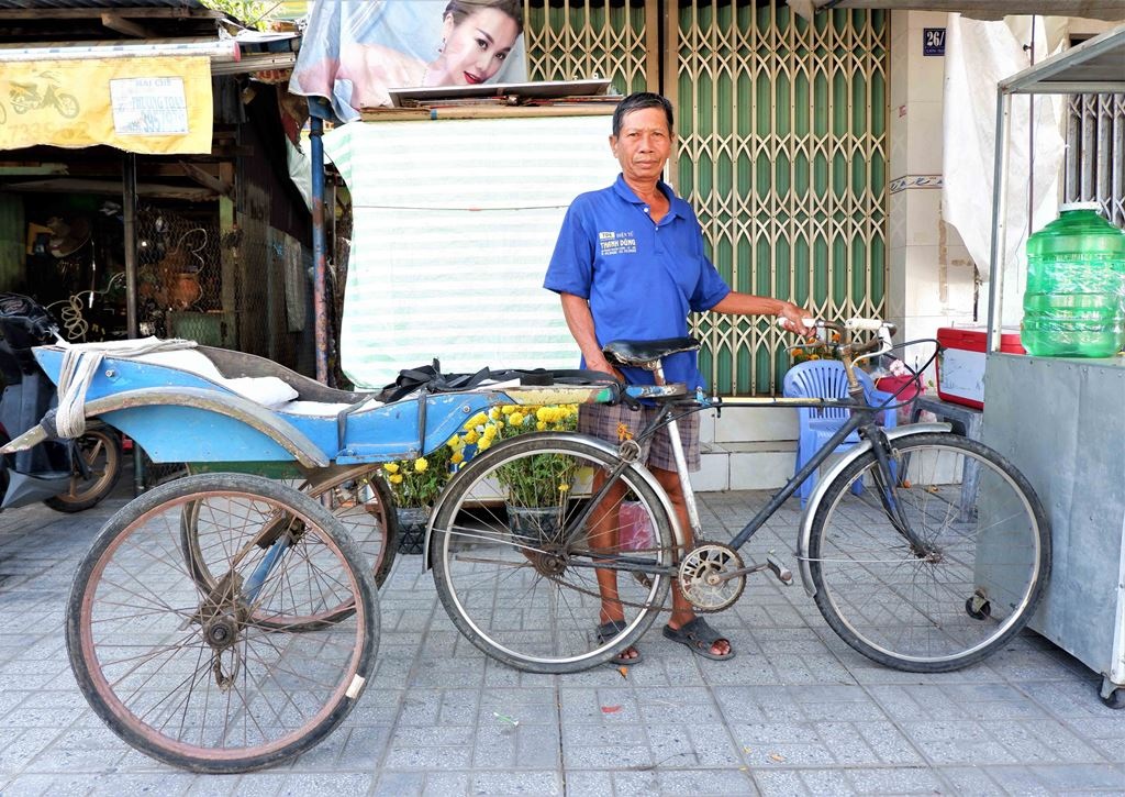 Vui buồn nghề xe lôi đạp - 3