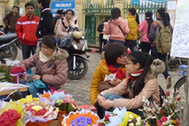 Sinh viên cầm đồ lấy vốn đi buôn