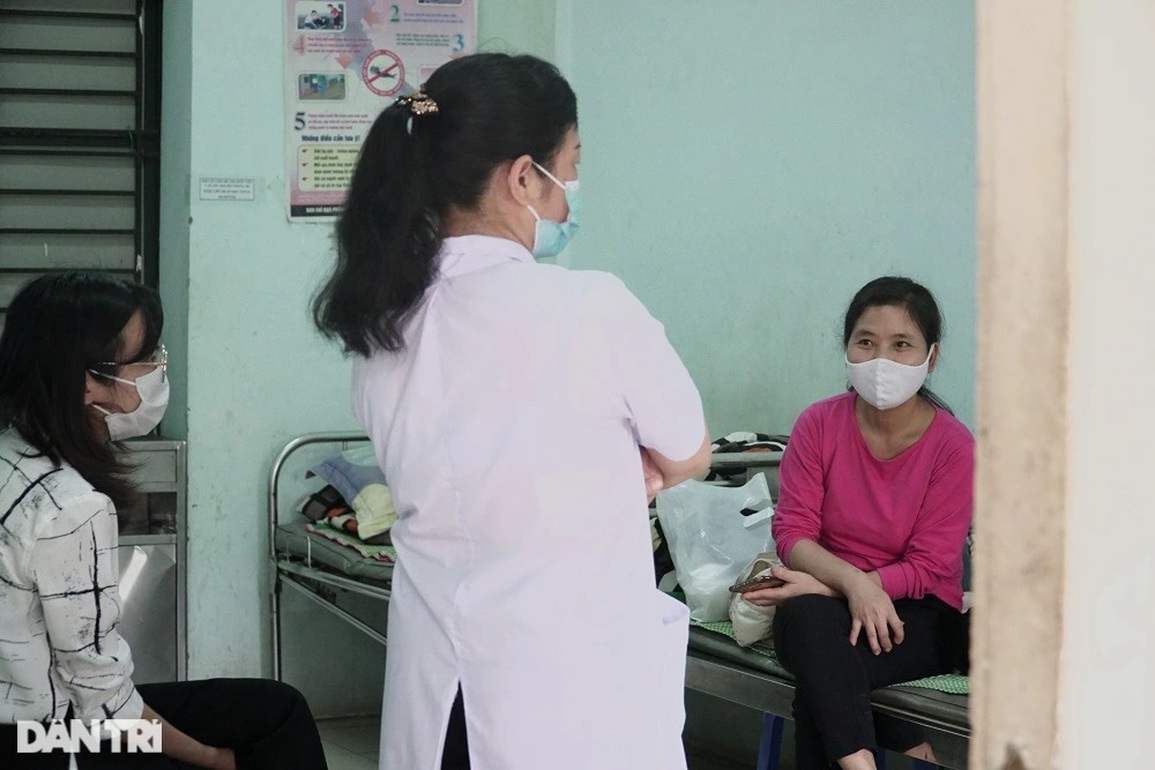 Bà mẹ ở Hà Nội trầm cảm phải nhập viện tâm thần vì hậu Covid-19 - 1 Bà mẹ ở Hà Nội trầm cảm phải nhập viện tâm thần vì hậu Covid-19 - 1