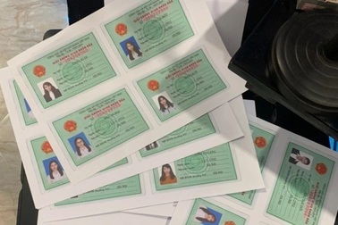 Mua bán thông tin tài khoản ngân hàng, chiếm đoạt đến 1.000 tỷ đồng