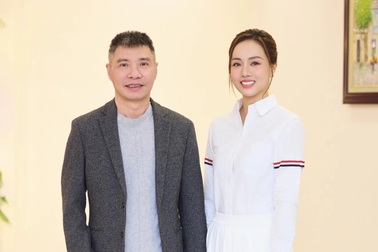 NSND Công Lý: Mặc áo len rách, đi ôtô hỏng cửa đến tán bà xã