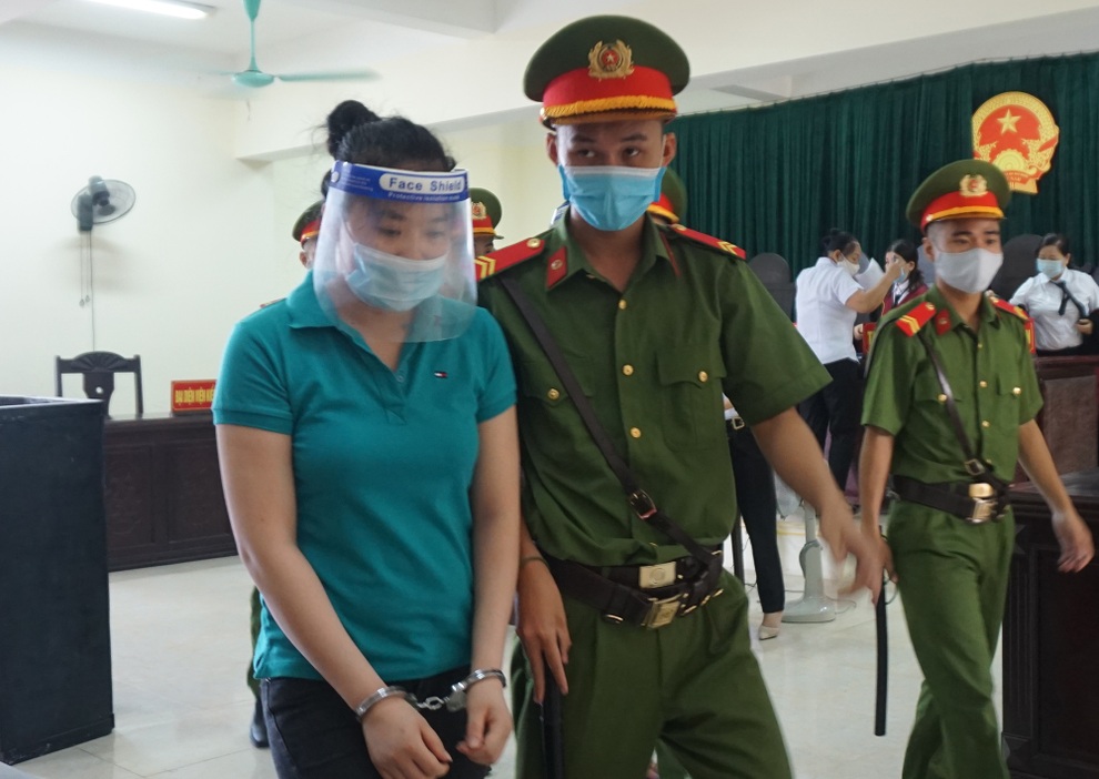 Cặp tình nhân 2 cùng, đưa nhau vào chốn không ai muốn - 3 Cặp tình nhân 2 cùng, đưa nhau vào chốn không ai muốn - 3