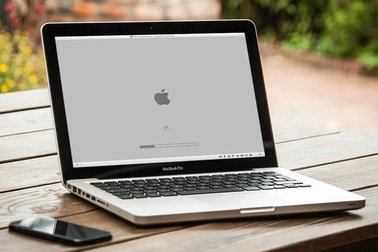 Hàng loạt MacBook trở thành "cục gạch" sau khi nâng cấp phần mềm