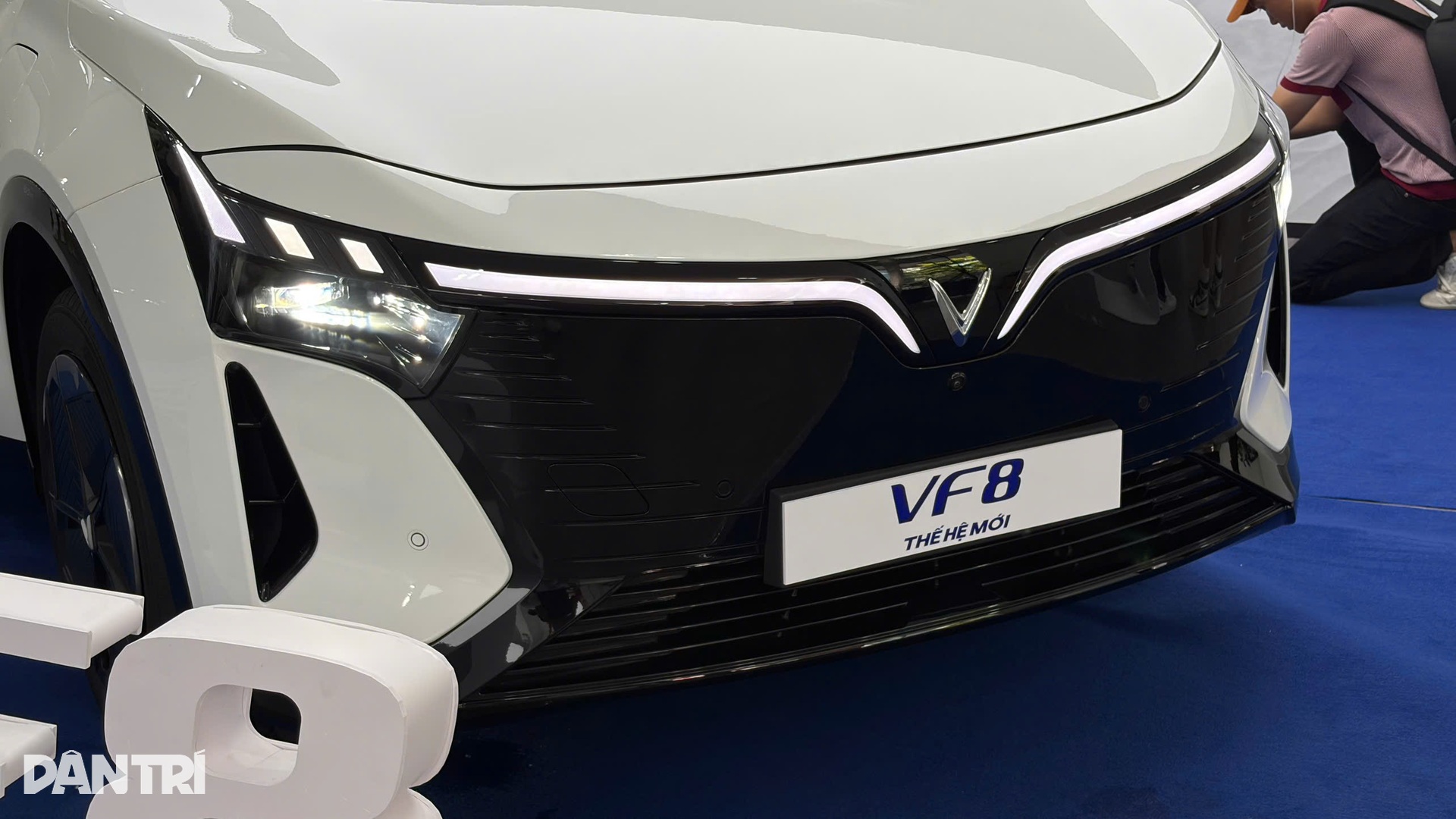 Ảnh thực tế VinFast VF 8 hoàn toàn mới tại đại lý - 2