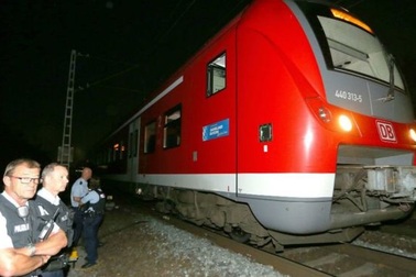 Tấn công bằng rìu trên tàu chở khách ở Đức, nghi phạm bị bắn chết