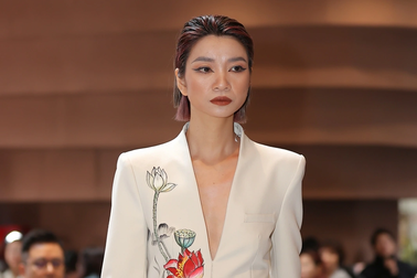 ''Bà trùm chân dài'' Hạ Vy và mối duyên với cựu nam tiếp viên hàng không