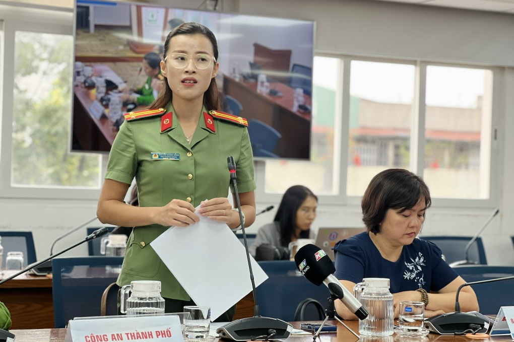 Sở Văn hóa lên tiếng vụ Ngũ Hổ Tướng và ca sĩ diễn show quảng bá cờ bạc - 2 Sở Văn hóa lên tiếng vụ Ngũ Hổ Tướng và ca sĩ diễn show quảng bá cờ bạc - 2