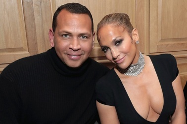 Jennifer Lopez và bạn trai phủ nhận tin đồn chia tay