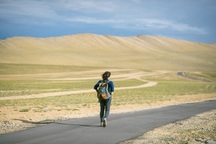 Con làm nghề "lông bông", cha mẹ liệu có nên đau khổ?