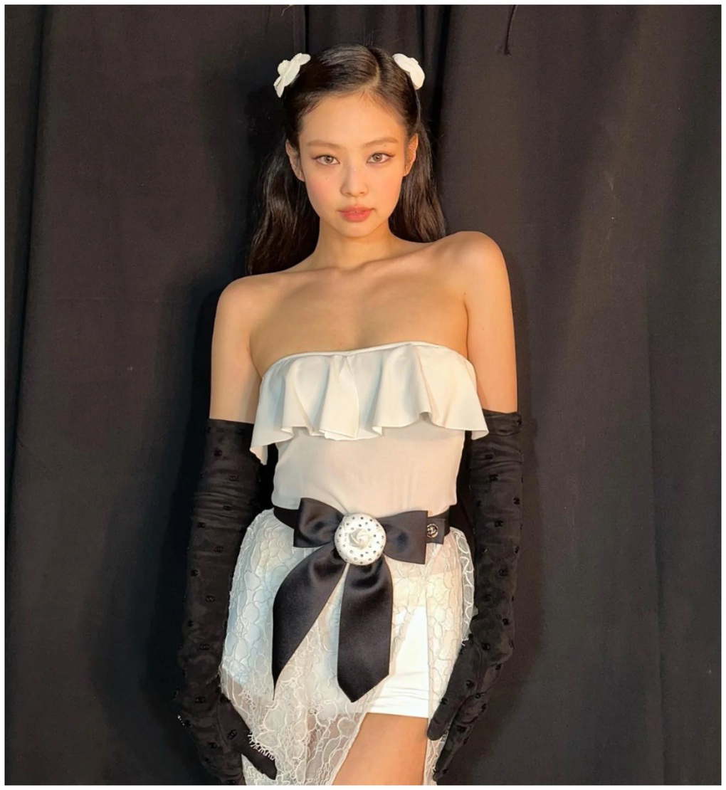 Trang phục biểu diễn nào đẹp nhất, tôn dáng gợi cảm của Blackpink? - 7 Trang phục biểu diễn nào đẹp nhất, tôn dáng gợi cảm của Blackpink? - 7