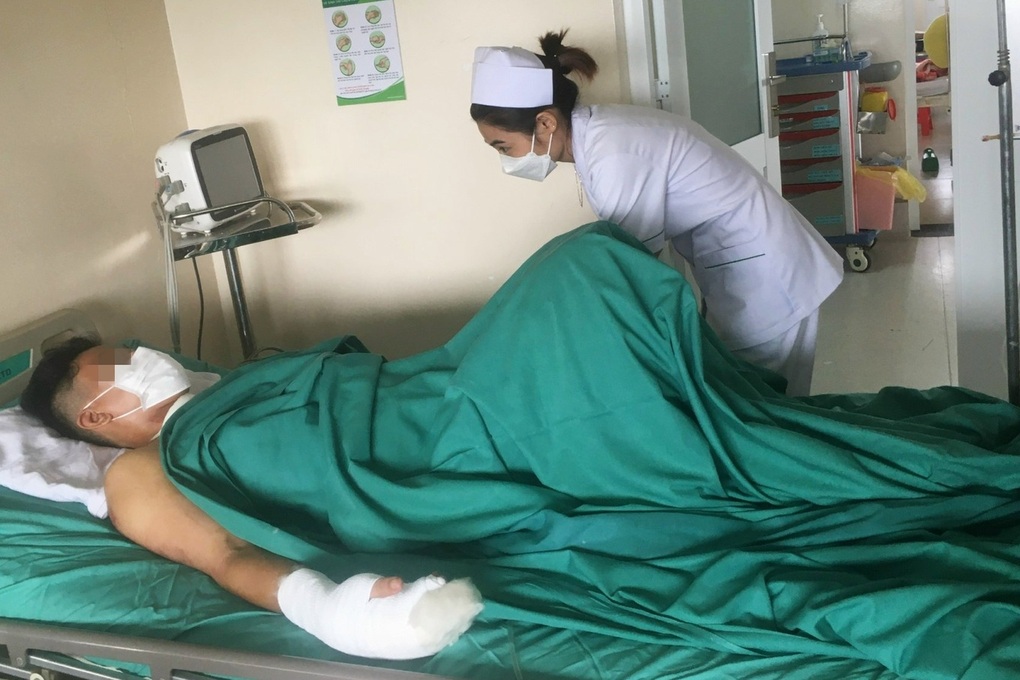 Hà Nội: Dây diều sắc như dao cứa ngang cổ người, chém đứt đầu xe ô tô - 3 Hà Nội: Dây diều sắc như dao cứa ngang cổ người, chém đứt đầu xe ô tô - 3