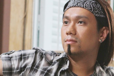 Việt Anh thay đổi hình ảnh đào hoa