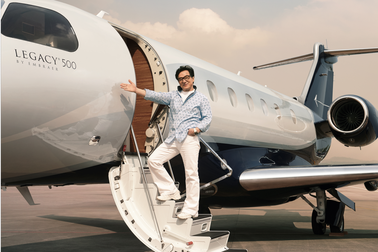 Cận cảnh chiếc chuyên cơ 20 triệu USD của ngôi sao điện ảnh Thành Long