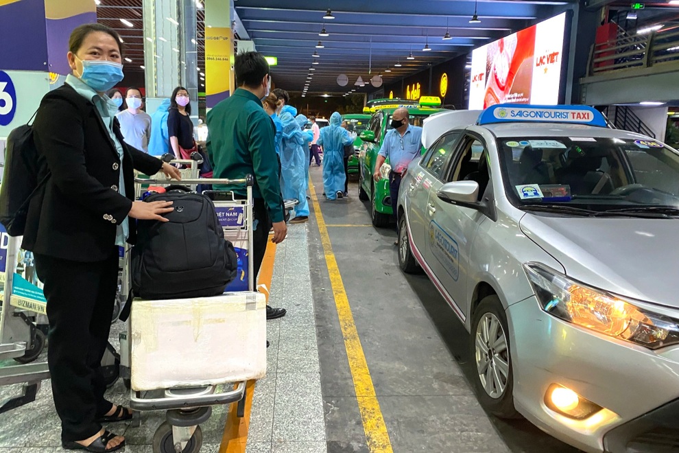 Từ 5/10, taxi, xe buýt được hoạt động ở TPHCM - 1 Từ 5/10, taxi, xe buýt được hoạt động ở TPHCM - 1