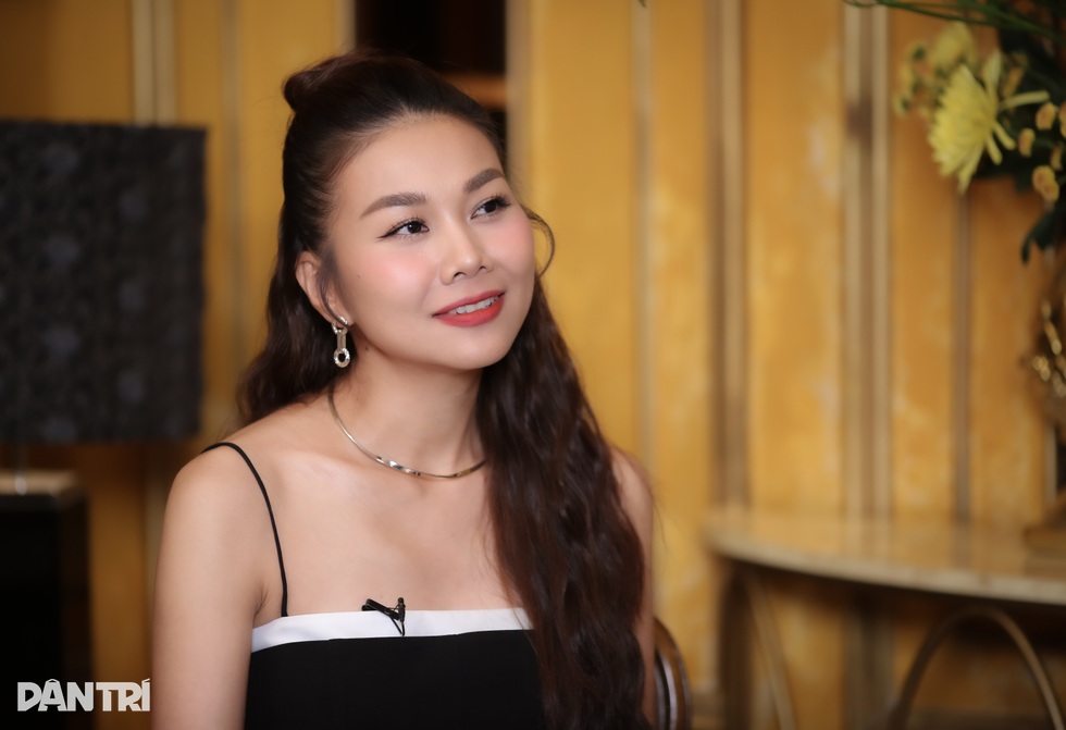 Siêu mẫu Thanh Hằng chia sẻ về mối quan hệ với Hà Anh Tuấn, Hồ Ngọc Hà - 3 Siêu mẫu Thanh Hằng chia sẻ về mối quan hệ với Hà Anh Tuấn, Hồ Ngọc Hà - 3