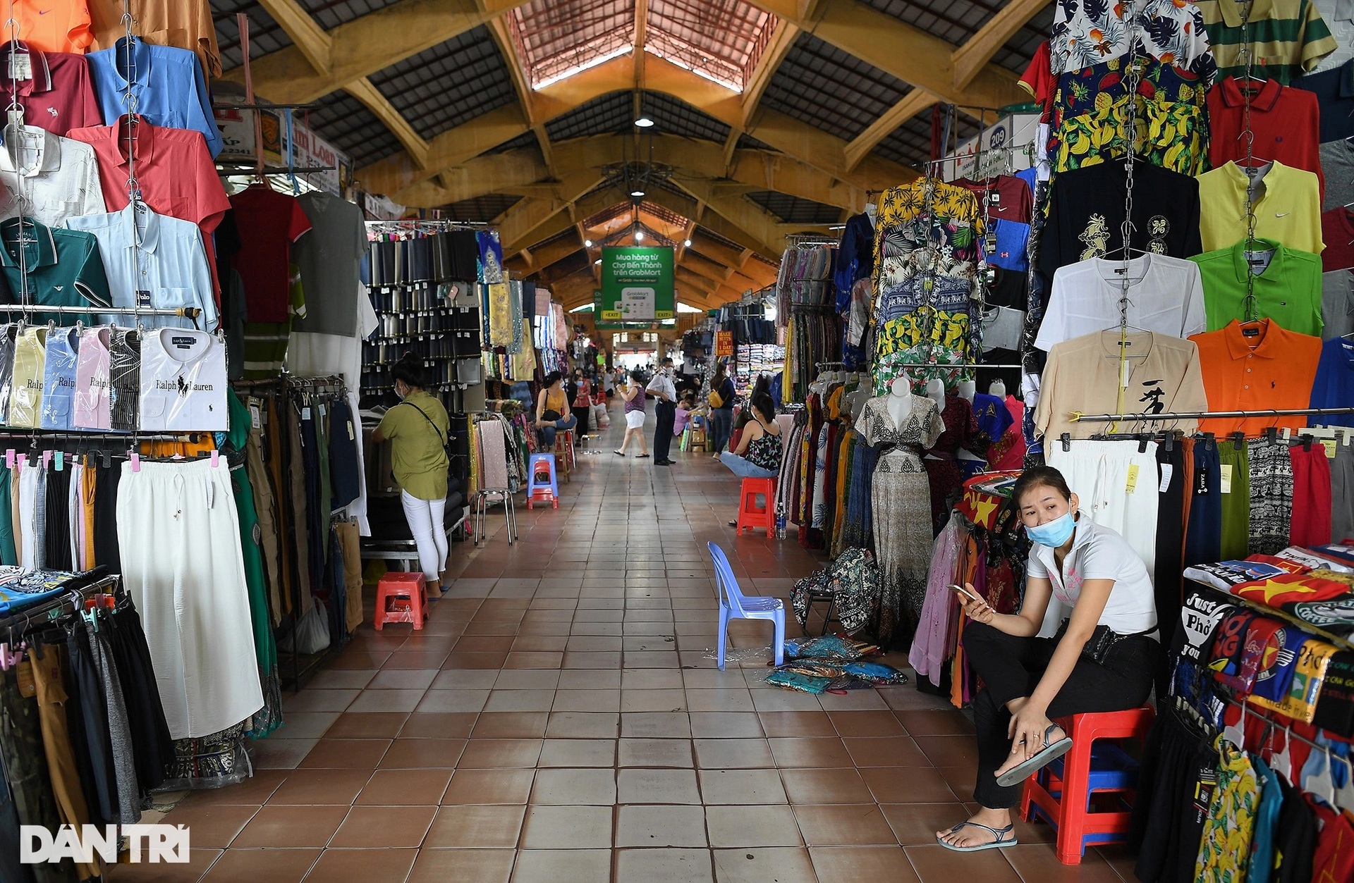 Loạt chợ lớn nhất TPHCM ế ẩm, nhiều tiểu thương bỏ sạp nghỉ kinh doanh - 7 Loạt chợ lớn nhất TPHCM ế ẩm, nhiều tiểu thương bỏ sạp nghỉ kinh doanh - 7