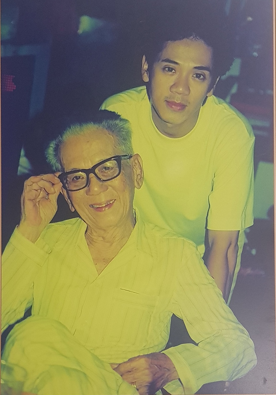 Nhiều nghệ sĩ xúc động nhìn lại ký ức qua triển lãm sân khấu - 8