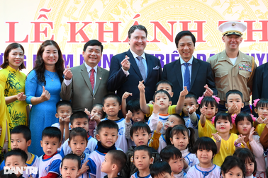 Đại sứ Marc Knapper dự khánh thành 2 trường học ở miền Trung do Mỹ tài trợ