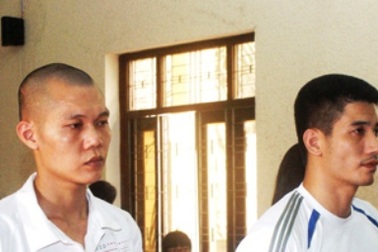 Nhóm côn đồ nổ súng cướp xe SH giữa phố lĩnh án