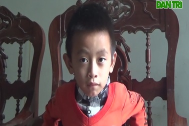 Bé 6 tuổi mồ côi mẹ, bị bố chối bỏ