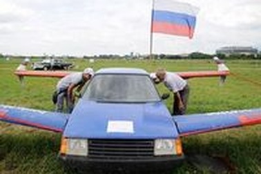Cựu phi công Nga chế tạo ô tô... bay