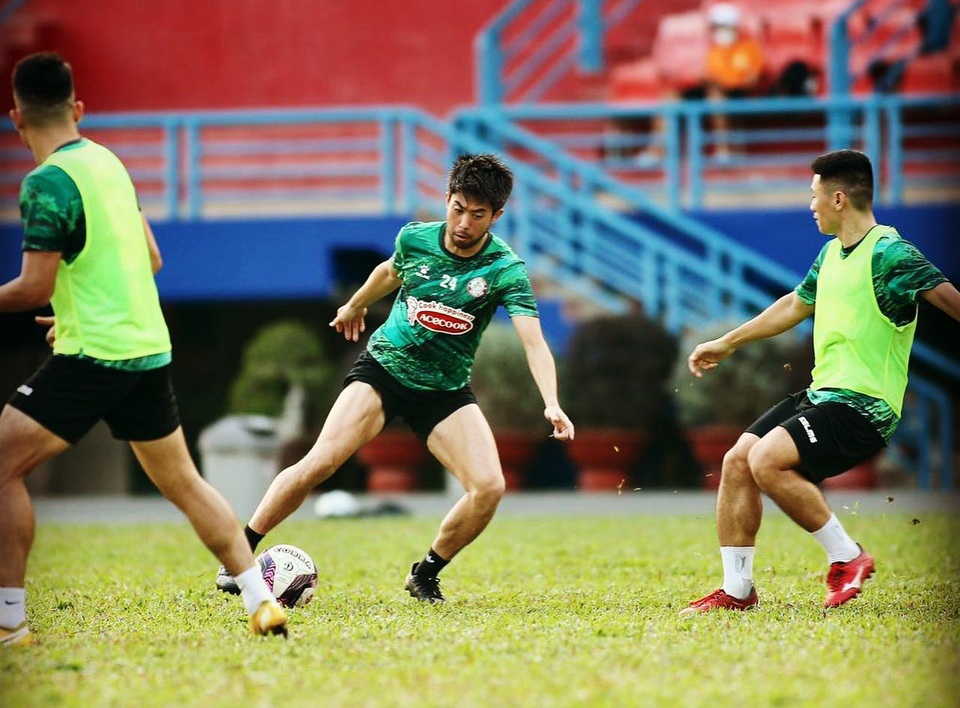 Lee Nguyễn muốn đá bóng tại Việt Nam đến năm 40 tuổi - 1 Lee Nguyễn muốn đá bóng tại Việt Nam đến năm 40 tuổi - 1