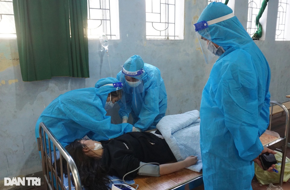 Học sinh Nghệ An háo hức được tiêm vaccine phòng Covid-19 - 8