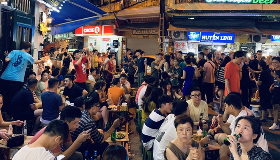 Năm Covid-19 khó khăn, dân giảm ăn nhậu, ngành bia lao dốc! - 1 Năm Covid-19 khó khăn, dân giảm ăn nhậu, ngành bia lao dốc! - 1
