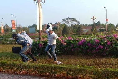 Điều tra việc cảnh sát giao thông hóa trang bắn tốc độ bị đuổi đánh