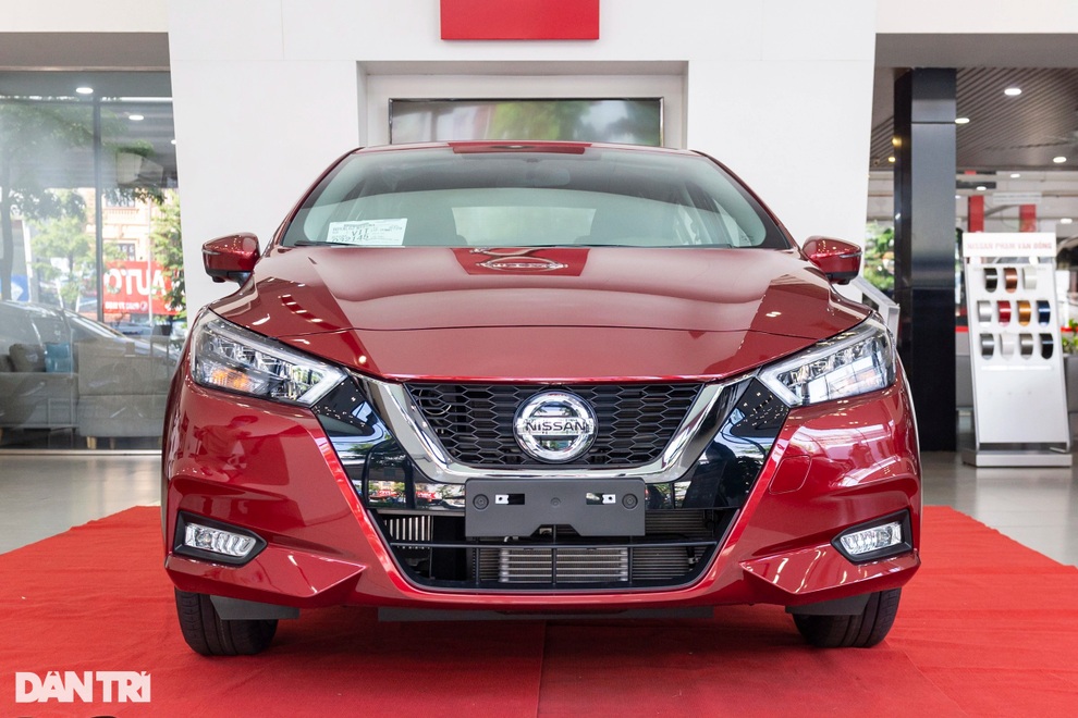 Chi tiết Nissan Almera tại đại lý, cạnh tranh trực tiếp với Vios, Accent - 3 Chi tiết Nissan Almera tại đại lý, cạnh tranh trực tiếp với Vios, Accent - 3