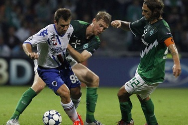 Đại diện Italia và TBN thất thế ở vòng play-off Champions League