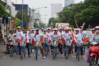 Đại sứ các nước đạp xe hữu nghị quanh Hà Nội