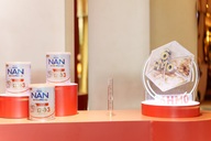 NAN INFINIPRO A2 bước 3: Công thức cải tiến giúp bé tăng đề kháng, tiêu hóa tốt