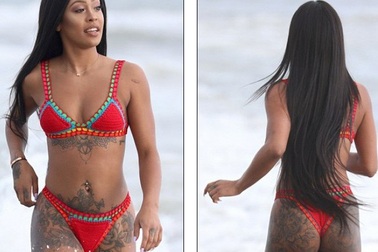 Người mẫu Anh khoe loạt hình xăm khủng