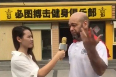 Thách đấu Từ Hiểu Đông bất thành, cao thủ Flores trở về Canada