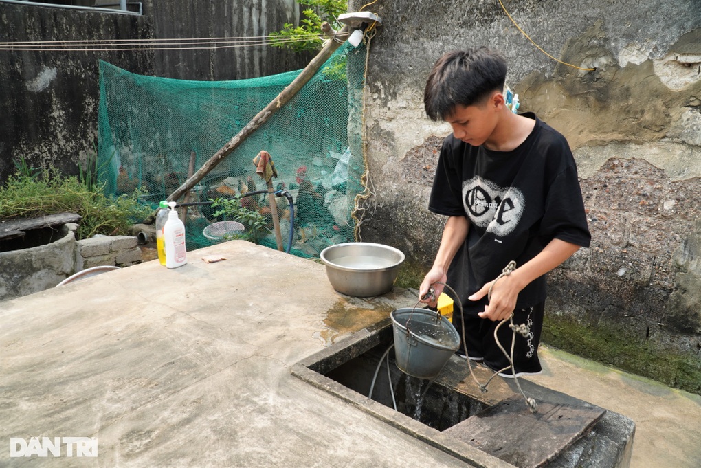 Bất hạnh đeo bám người đàn ông bị bỏ rơi ở bụi cây từ lúc mới sinh - 2 Bất hạnh đeo bám người đàn ông bị bỏ rơi ở bụi cây từ lúc mới sinh - 2