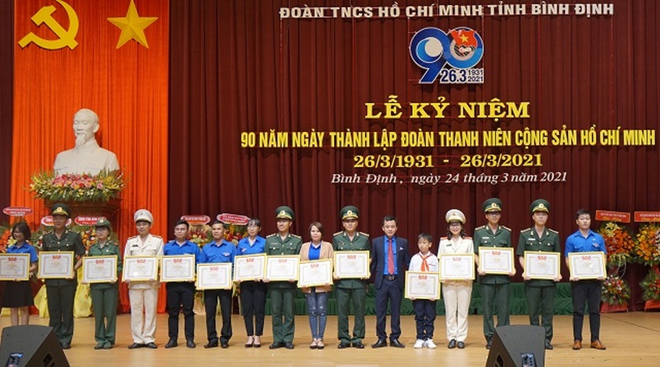 Bí thư Tỉnh ủy Bình Định: Thanh niên phải dấn thân, tránh phô trương - 4 Bí thư Tỉnh ủy Bình Định: Thanh niên phải dấn thân, tránh phô trương - 4