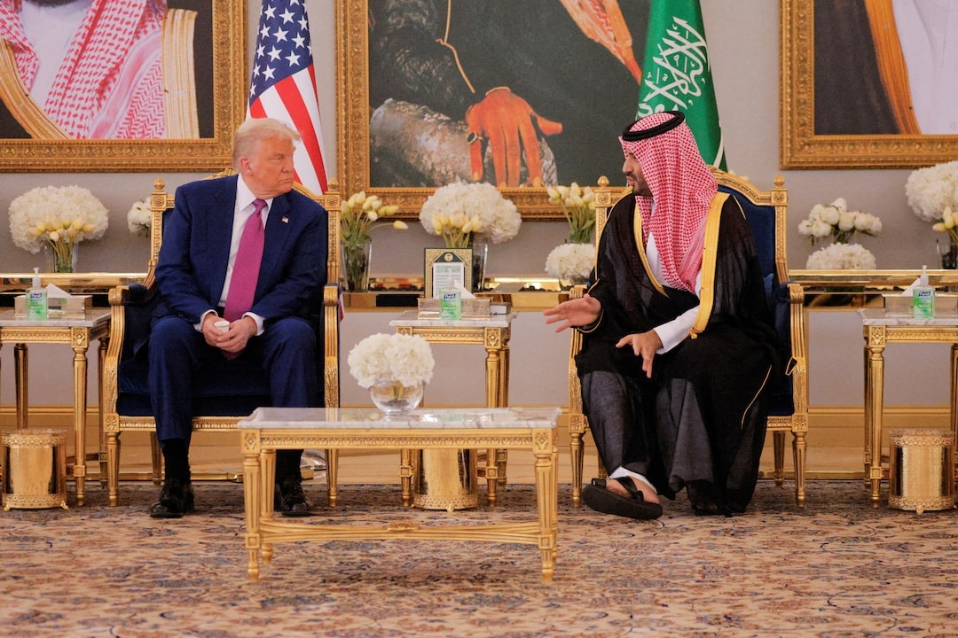 Ả rập Xê út điều 5 tiêm kích hộ tống chuyên cơ của ông Trump - 2
