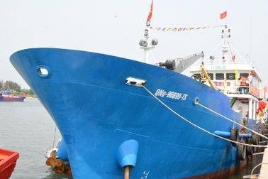 Bàn giao tàu vỏ thép hậu cần nghề cá “khủng” nhất Việt Nam