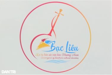 Logo du lịch Bạc Liêu có hình ảnh cây đờn kìm, 3 nón lá cách điệu