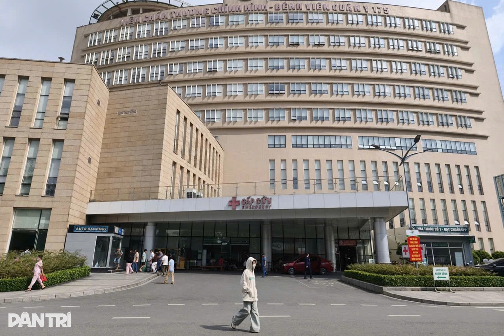 40 người nghi ngộ độc sau ăn bánh mì ở TPHCM hiện ra sao? - 1 40 người nghi ngộ độc sau ăn bánh mì ở TPHCM hiện ra sao? - 1