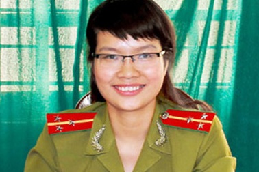 Nữ thủ lĩnh Đoàn nhận bằng tiến sĩ ở tuổi 30