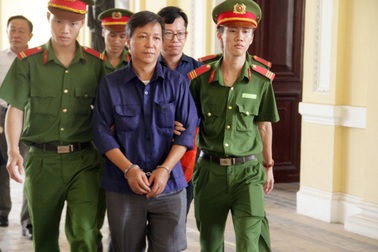 Hải quan nói gì về vụ buôn lậu BMW khủng?