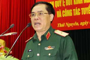 Hai tướng quân đội nghỉ hưu từ 1/4