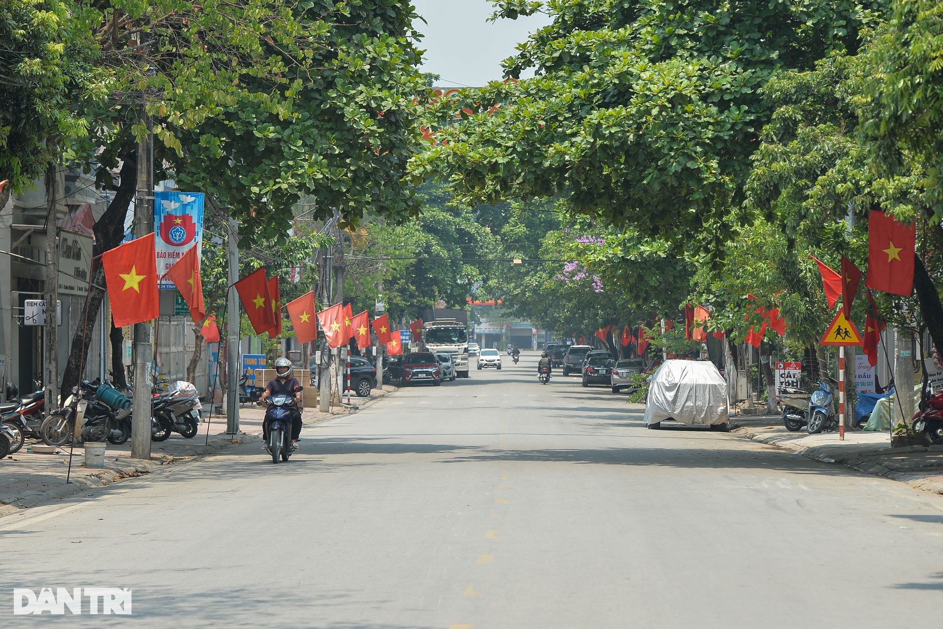 Thành phố Điện Biên Phủ rực rỡ cờ hoa trước ngày đại lễ 7/5 - 3