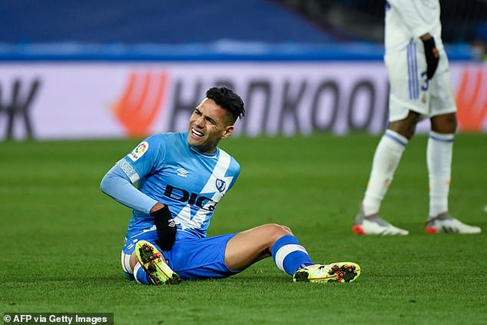 Barcelona bị cầm hòa không tưởng, Real Madrid lên ngôi đầu bảng - 13 Barcelona bị cầm hòa không tưởng, Real Madrid lên ngôi đầu bảng - 13