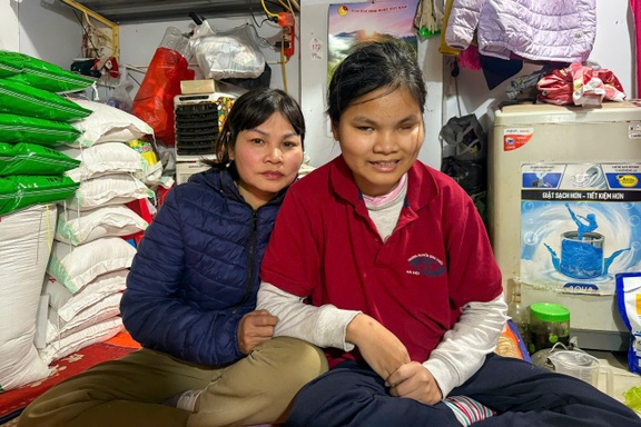 "Không có số tiền này, mẹ con tôi chẳng biết tương lai đi đâu về đâu"