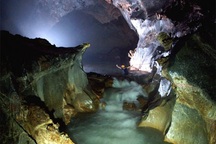 Khai thác du lịch hang Sơn Đoòng là mạo hiểm